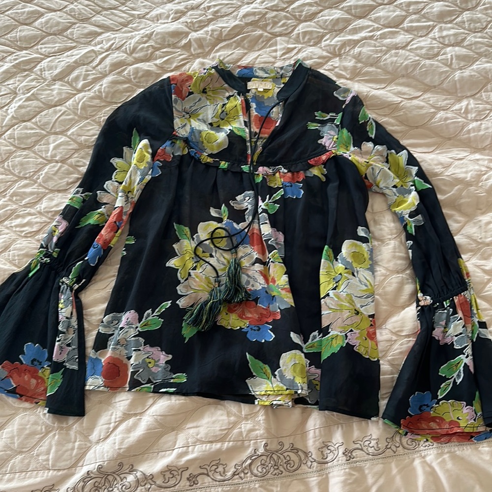 By Timo floral blouse size S